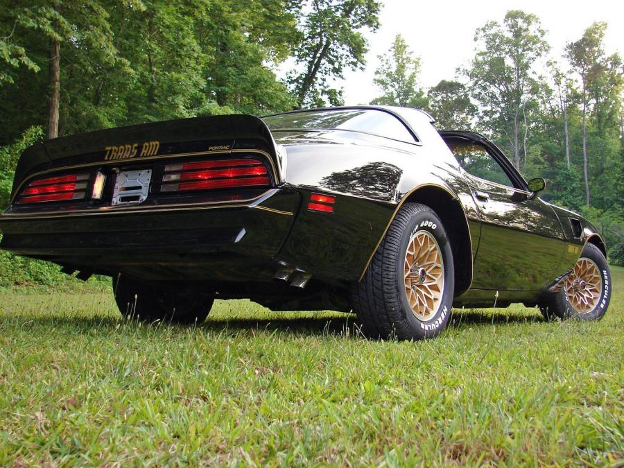  Pontiac Firebird Trans Am Bandit 1977 года  (фото 12 из 29)